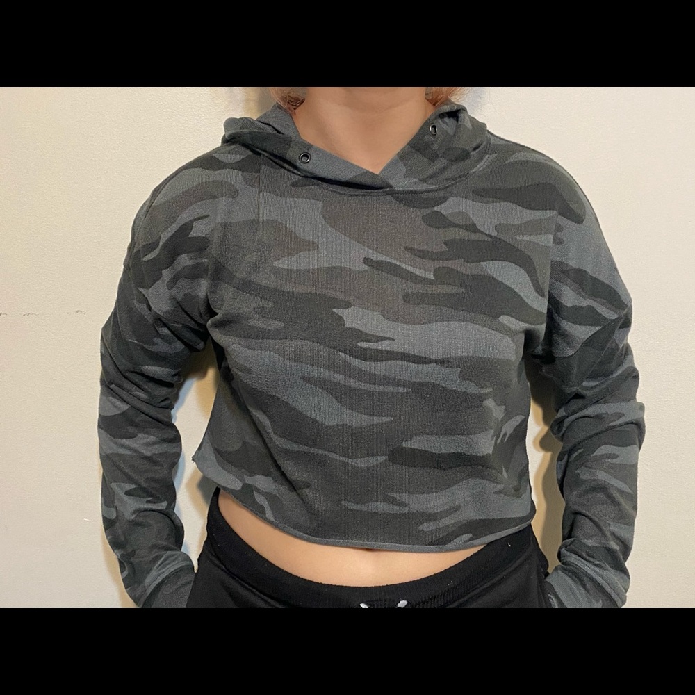 Camouflage crop top